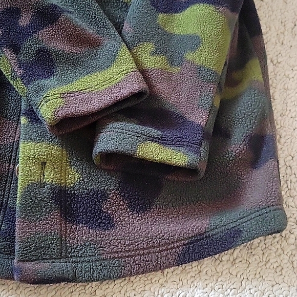 Old Navy shirt, Size 3T - Picture 3 of 3